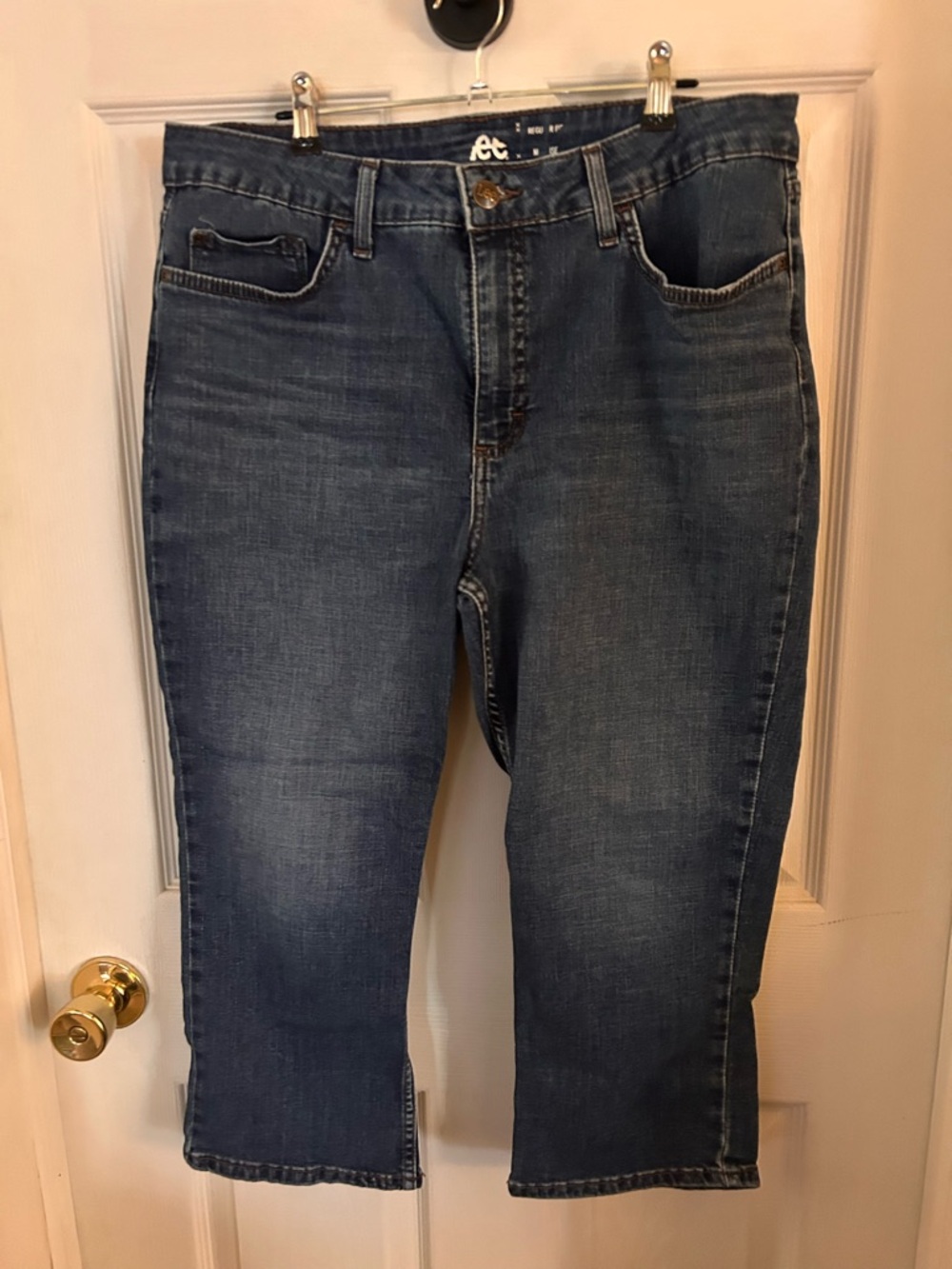 Lee Women’s Cropped Ankle Jeans in Medium Blue Wash